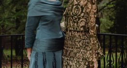 No sabemos quién lleva el vestido de invitada más bonito, si esta madre o esta hija que siempre son las más elegantes