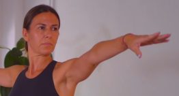 Vanesa Sánchez, experta en yoga: «Dormir bien tras un día ajetreado es muy difícil. Con el yoga conectamos con el silencio, no se trata solo de posturas sino de encontrar la calma»