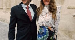 Una de las estilistas con más rollazo de España se ha vestido de invitada con dos firmas españolas y un toque de riesgo que nos encanta