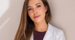 Lidia Maroñas, dermatóloga: «Uno de los errores de limpieza facial es no volver a limpiar la piel por la mañana pese a haberse desmaquillado por la noche»