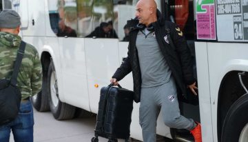 Una azafata Calamar, ningún hincha en tierra y temperatura bajo cero en Santiago del Estero: la final del Apertura todavía espera por Huracán