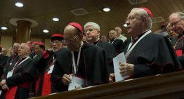 «Habemus» chimenea, la otra protagonista del cónclave ya corona la Capilla Sixtina