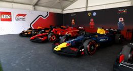 Biplazas de Lego se roban la atención en desfile antes del GP de Miami de la F1