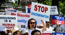 Chinos en Texas denuncian «racismo» por proyecto que les impediría comprar propiedades