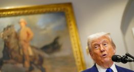 Trump dice que sería «estúpido» rechazar el avión ofrecido por Catar