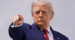 Donald Trump firma decretos para potenciar la energía nuclear civil y aligerar regulaciones en EU
