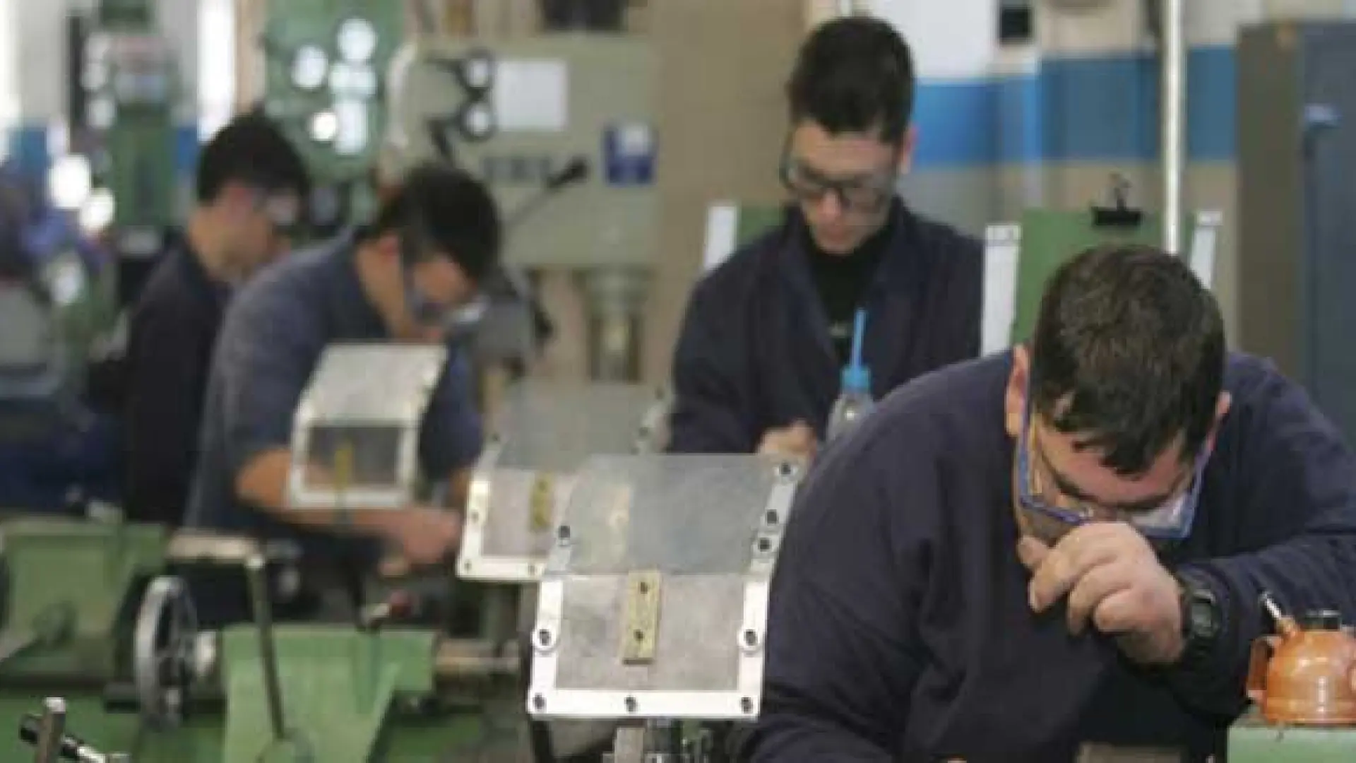 La lumbalgia es la principal causa de incapacidad laboral en personas menores de 50 años, según un experto