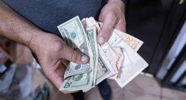 Inflación y alza del dólar afectan los regalos del Día de la Madre en Venezuela