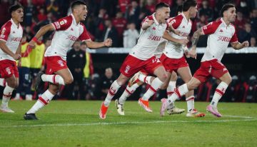 El Huracán de Kudelka se regaló la noche que la historia le venía negando y eliminó a Independiente en Avellaneda, con penales y mucho corazón
