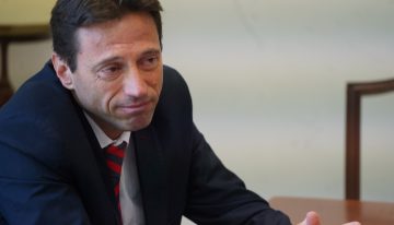 Una hincha de San Lorenzo se cruzó en la calle con Moretti y no tuvo contemplaciones: «Tengo que ir a laburar, porque yo no recibo coimas, ¿sabés?