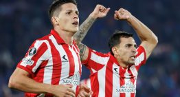 Estudiantes de La Plata se desbloqueó en Santiago: goleó a Universidad de Chile y es líder en la Copa Libertadores