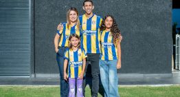 La tierna dedicatoria de Ángel Di María a su mamá y la foto familiar de su regreso a Rosario Central: «Agarrá la bici…»