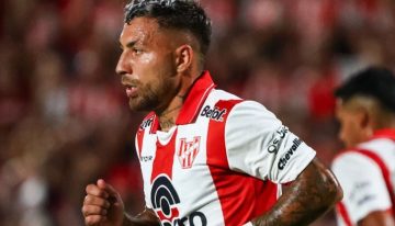 Polémica con Damián Batallini: el futbolista fue escrachado en redes por manejar a 172 km/h tomando mate y se cruzó con un hincha