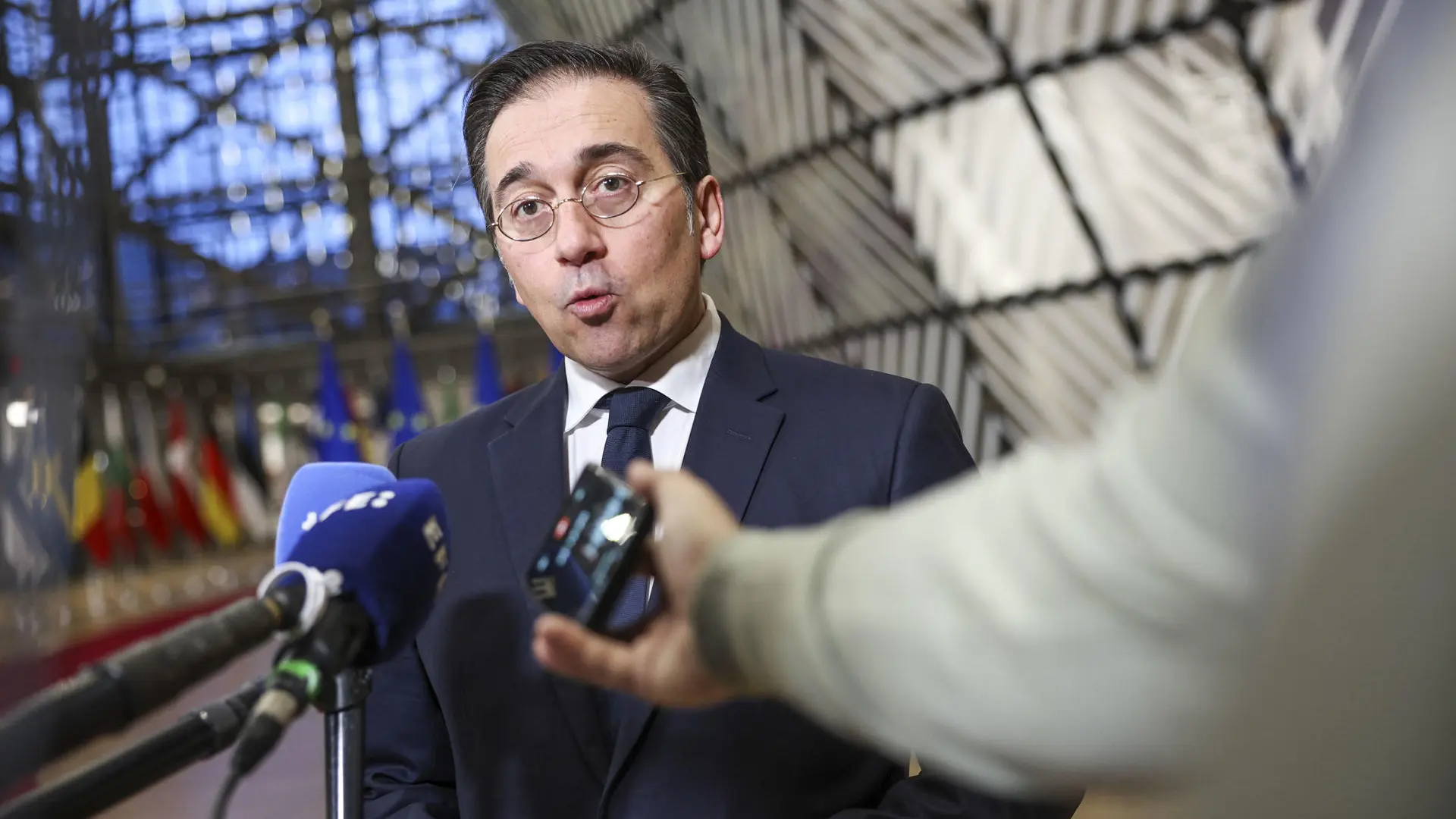 Albares asegura que "ha llegado la hora de las sanciones" contra Israel y la UE prioriza la entrada de ayuda humanitaria
