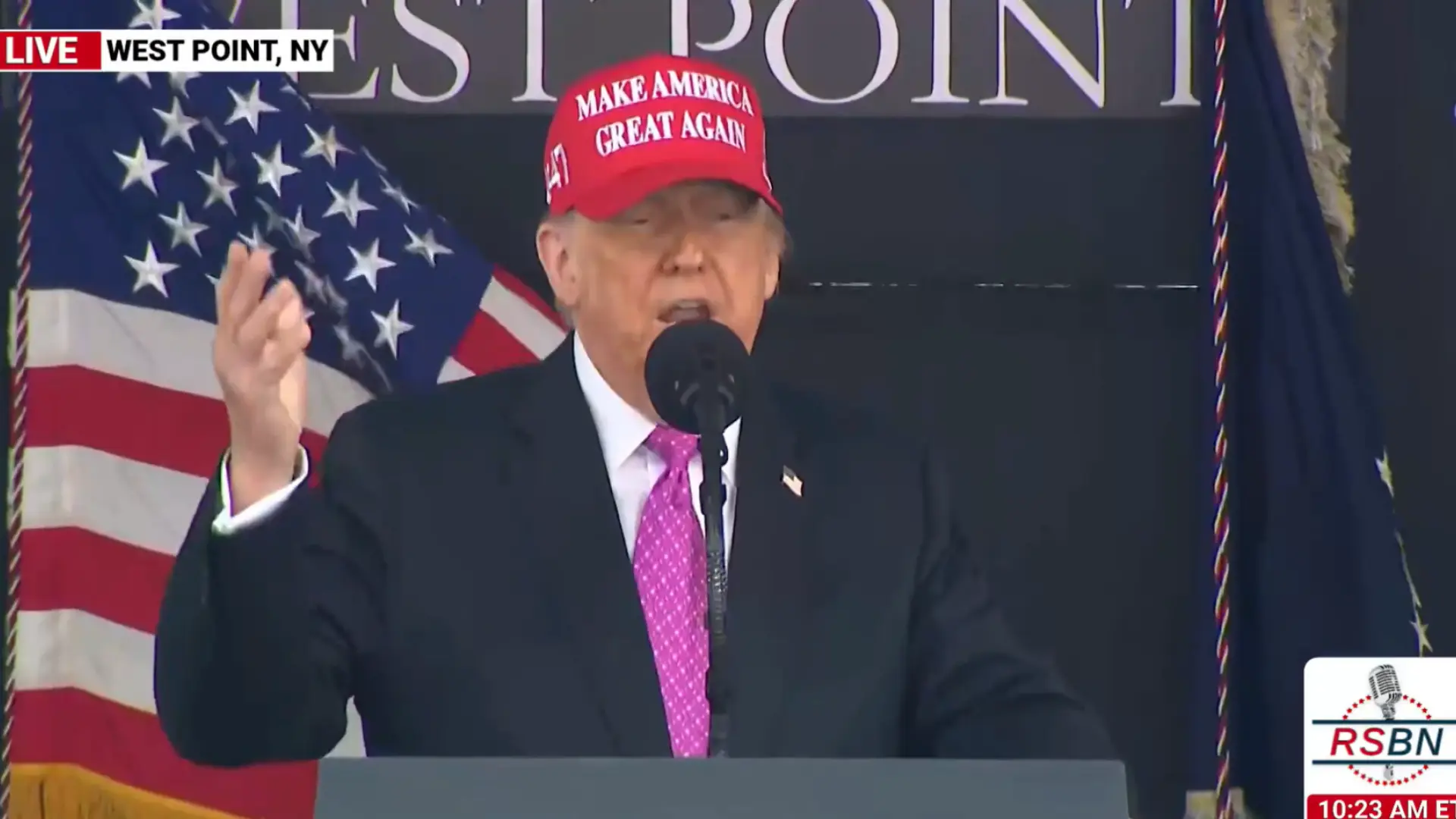 Trump arremete contra los militares transgénero: "El trabajo de las Fuerzas Armadas no son los espectáculos de drag"