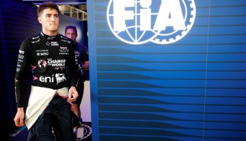Todo mal para Jack Doohan: chocó con Liam Lawson, pinchó una goma y tuvo que abandonar en la primera vuelta del Gran Premio de Miami de Fórmula 1