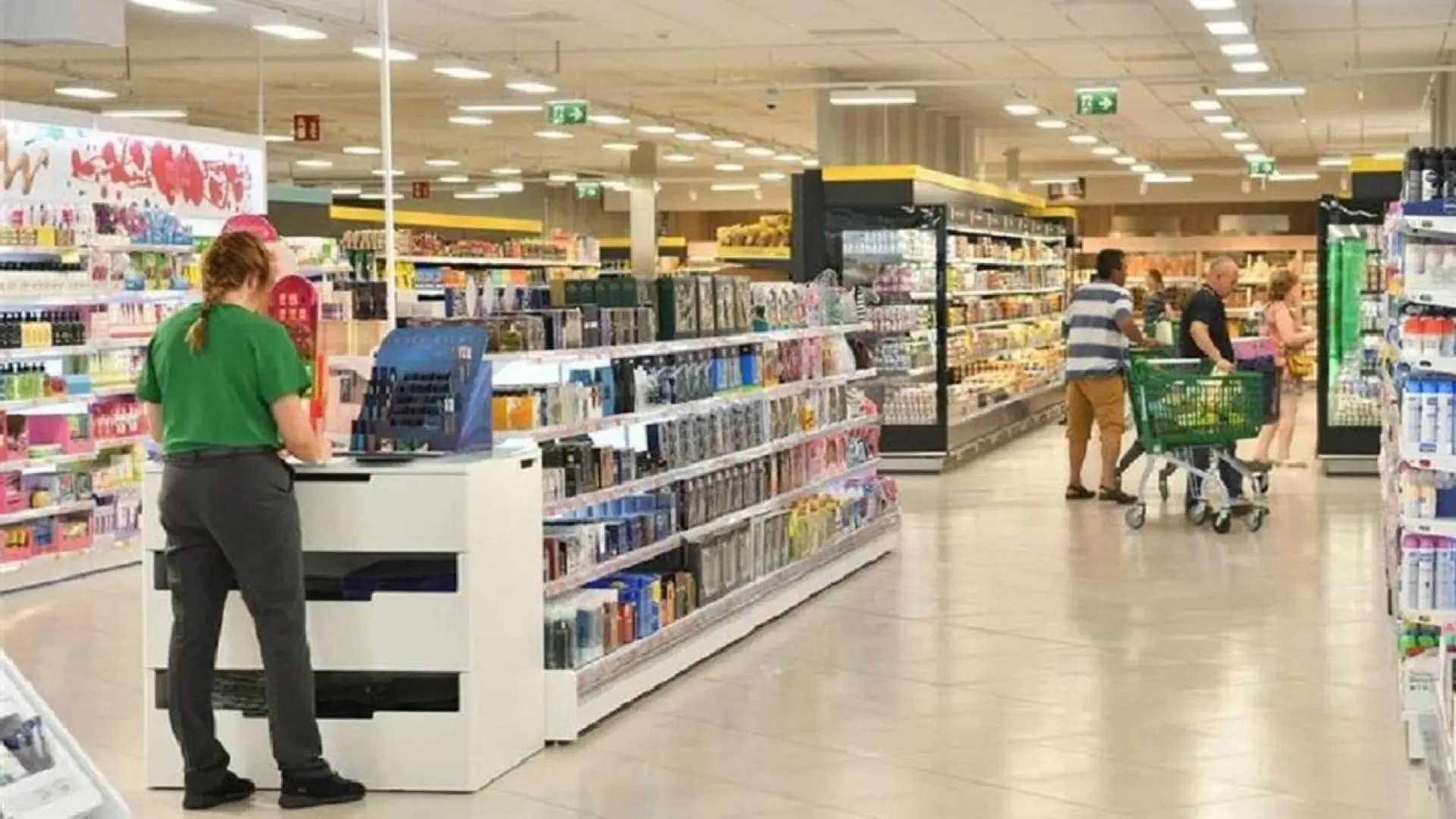 Una dermatóloga revela cuáles son los mejores champús de Mercadona: "Son los que yo escogería"