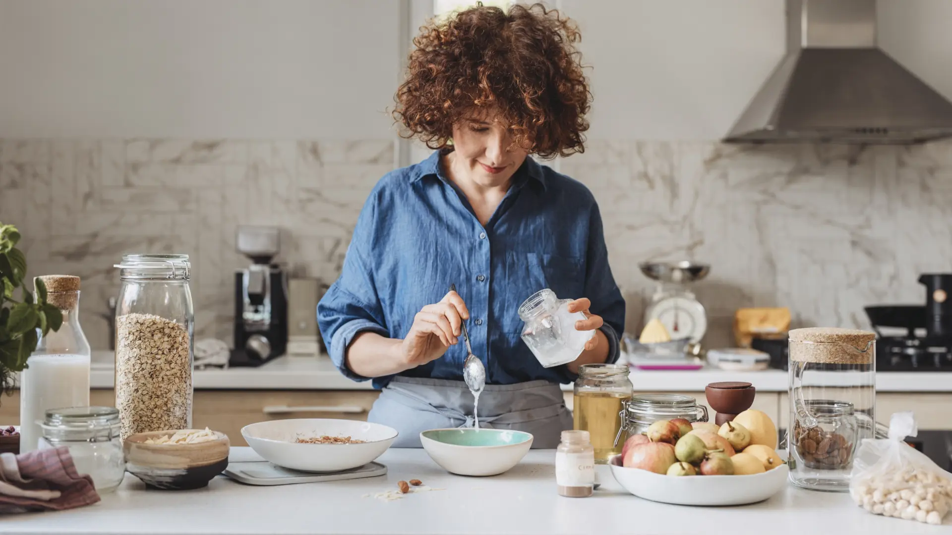 Luis Zamora, nutricionista: "Desayunar antes de las 8 y cenar antes de las 20 horas es un seguro de vida"