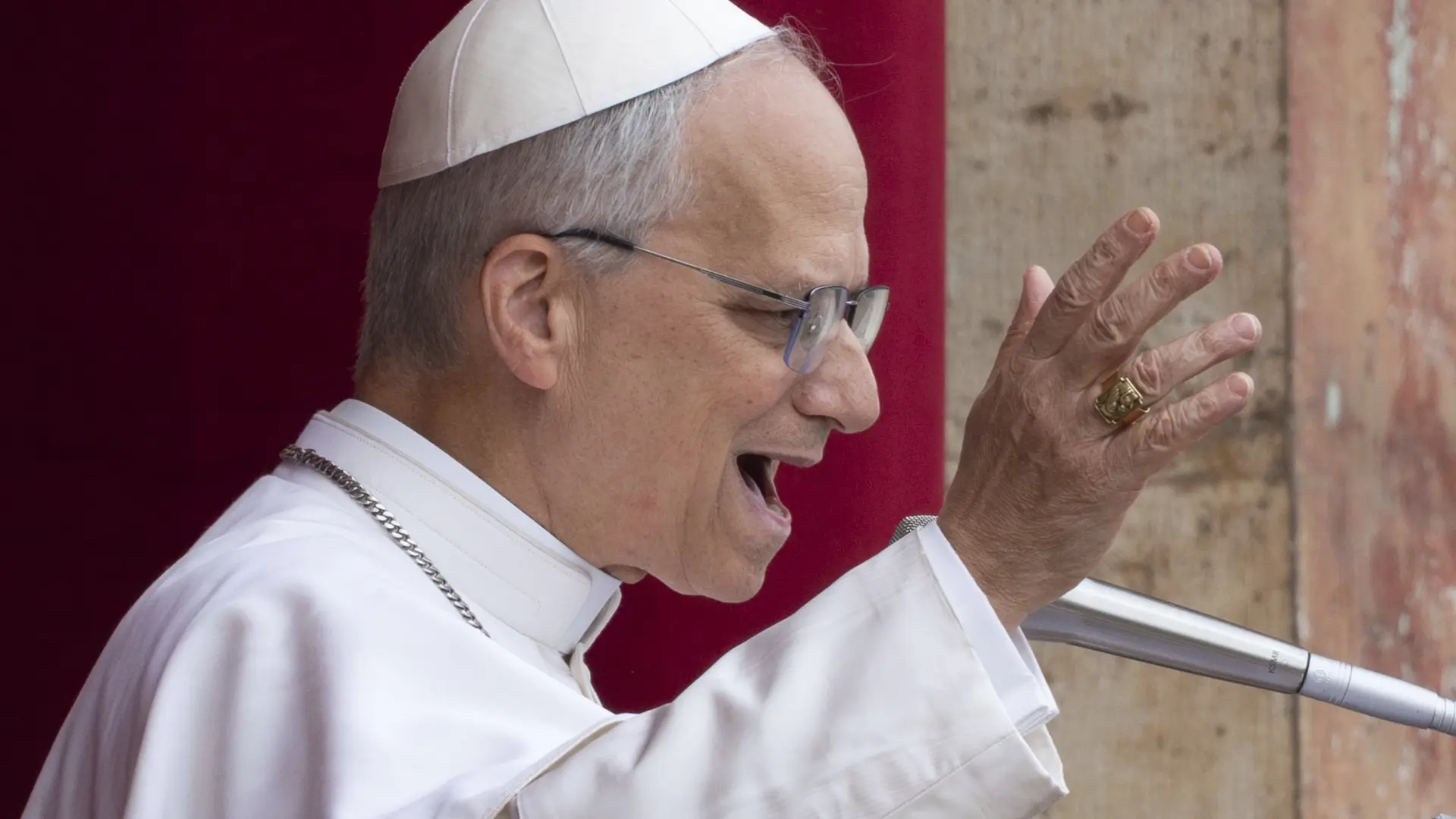 León XIV ofrece el Vaticano como punto de encuentro para que los líderes del mundo se sienten a negociar y "callar las armas"