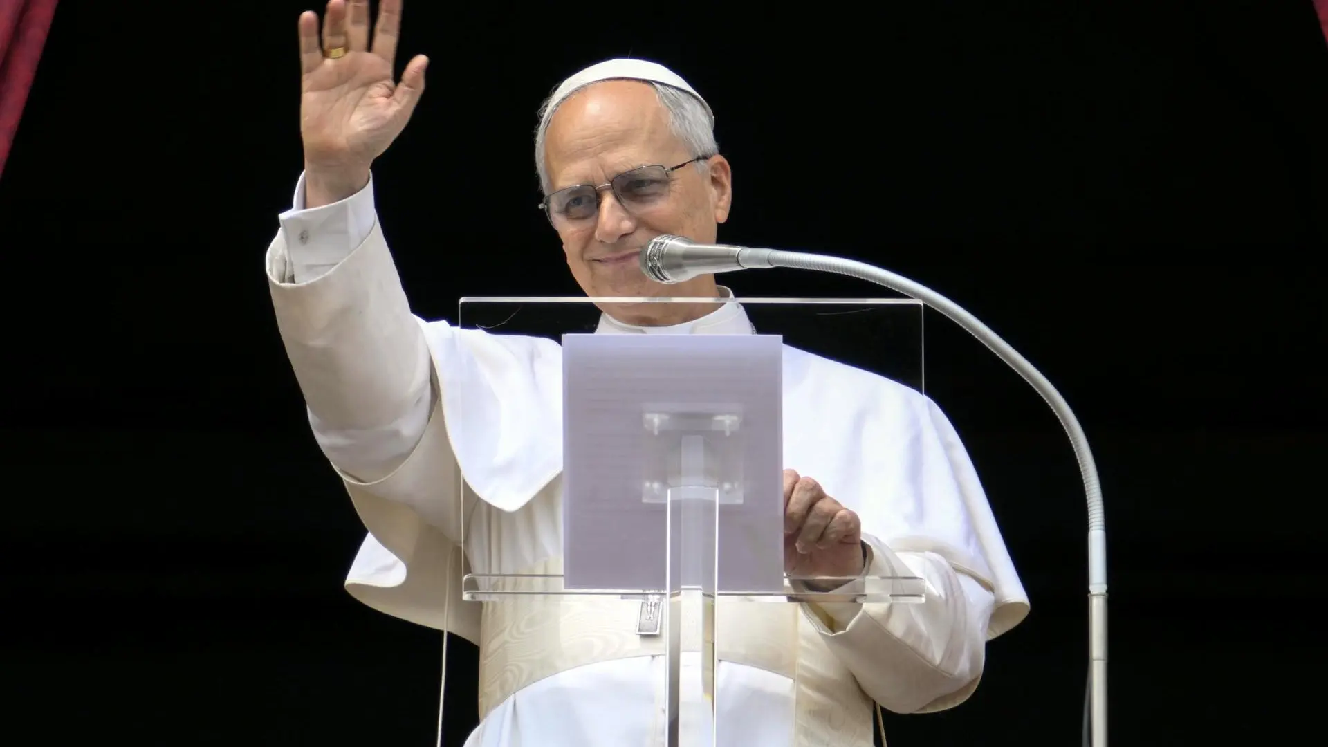 El papa León XIV pide una "paz duradera" en Ucrania y un alto el fuego en Gaza ante 100.000 personas: "Nunca más la guerra"