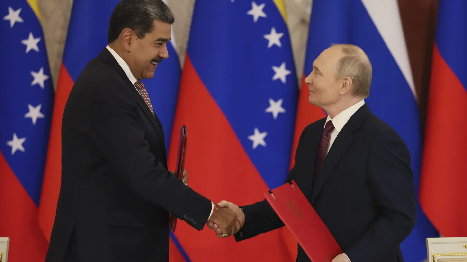 Putin y Maduro firman en el Kremlin un acuerdo de Asociación Estratégica y Cooperación