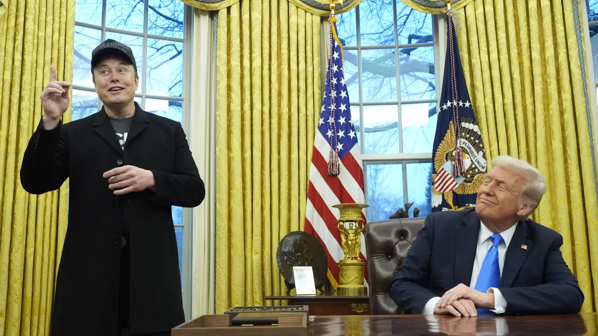 Trump vuelve a alabar la labor de Elon Musk y dice que "es un tipo increíble"