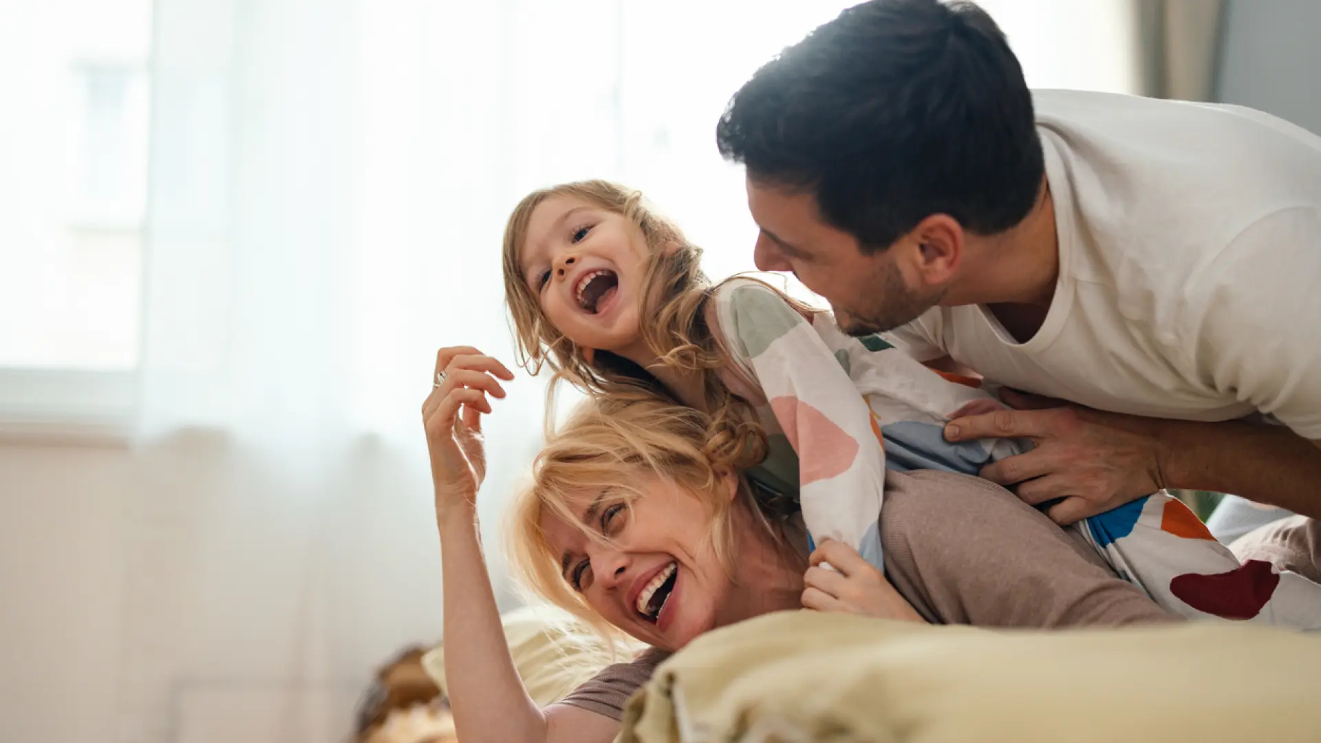 ¿Tener hijos envejece? Un estudio desvela el efecto que tiene la paternidad sobre el envejecimiento