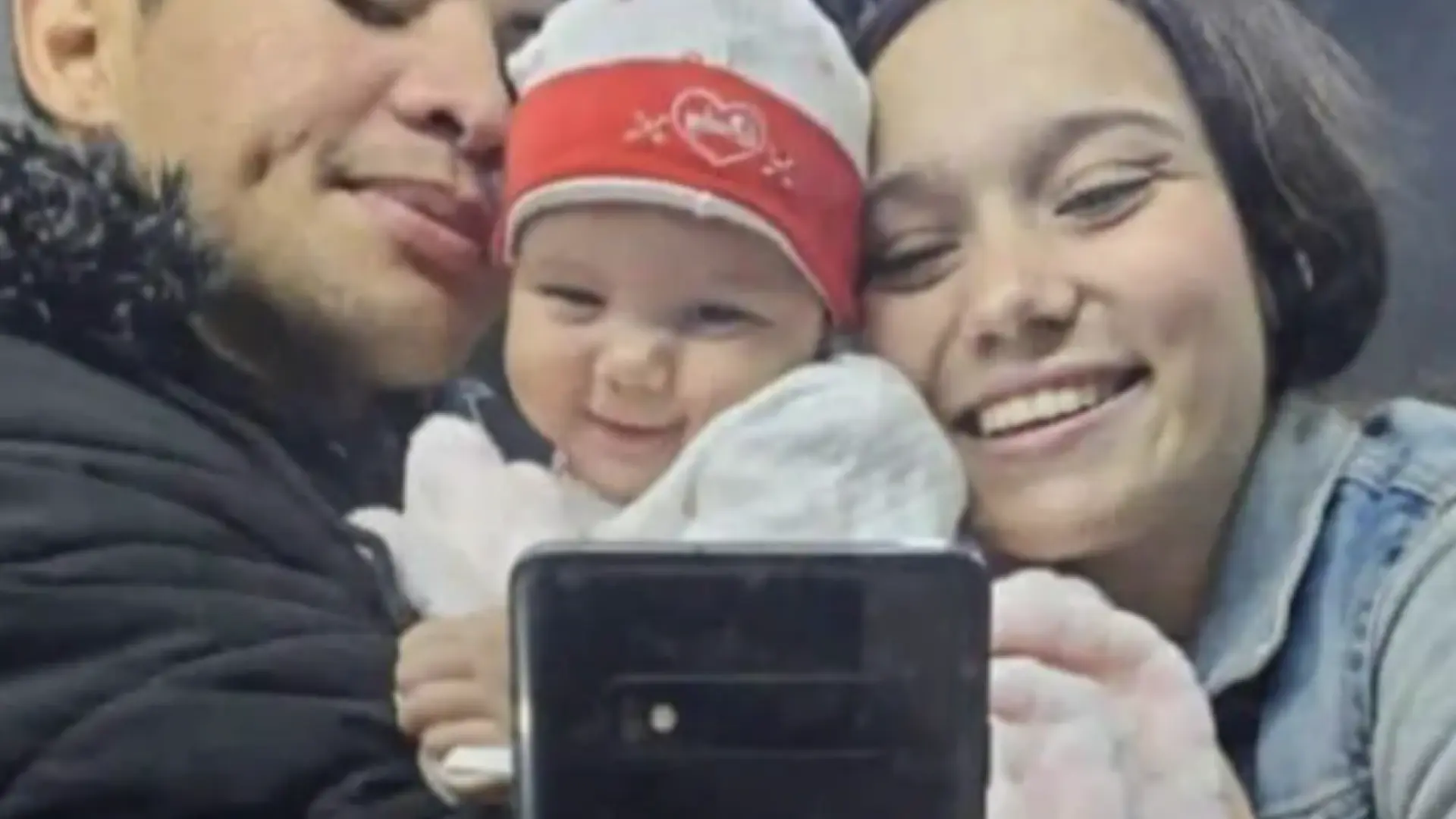 La familia de una niña venezolana cuyos padres fueron deportados de EEUU exigen su devolución