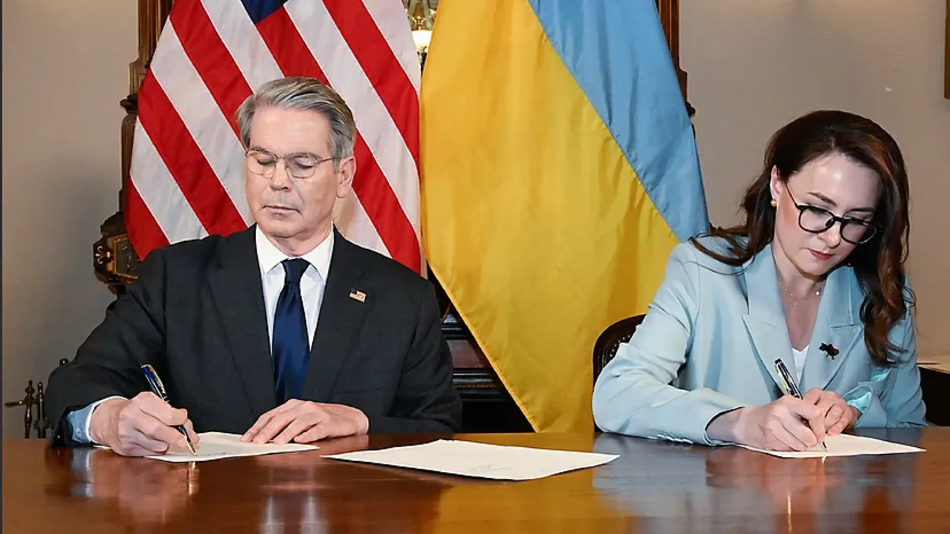 Qué le supone a Ucrania el acuerdo de tierras raras y minerales críticos sellado con Trump: dónde se extraerán y quién será el propietario