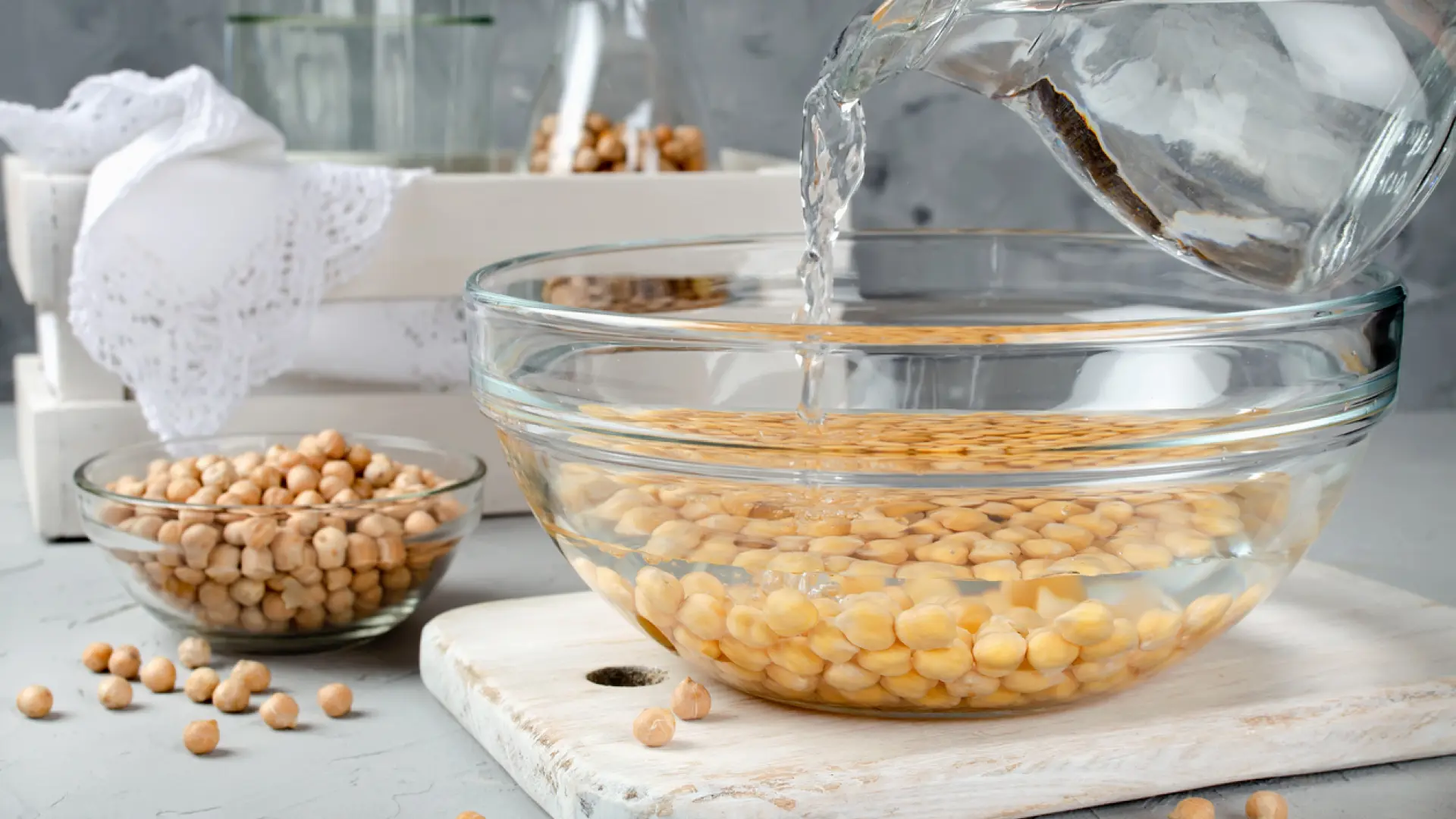 Esto es lo que dice la ciencia sobre si es recomendable o no tomar garbanzos en lata