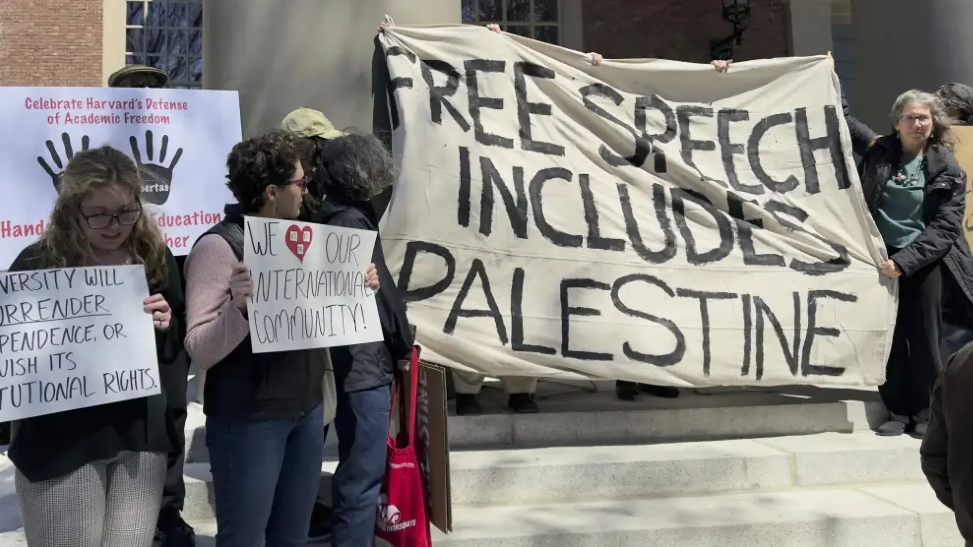 "Que esto sirva de advertencia": el motivo por el que Trump ha prohibido a Harvard aceptar estudiantes extranjeros