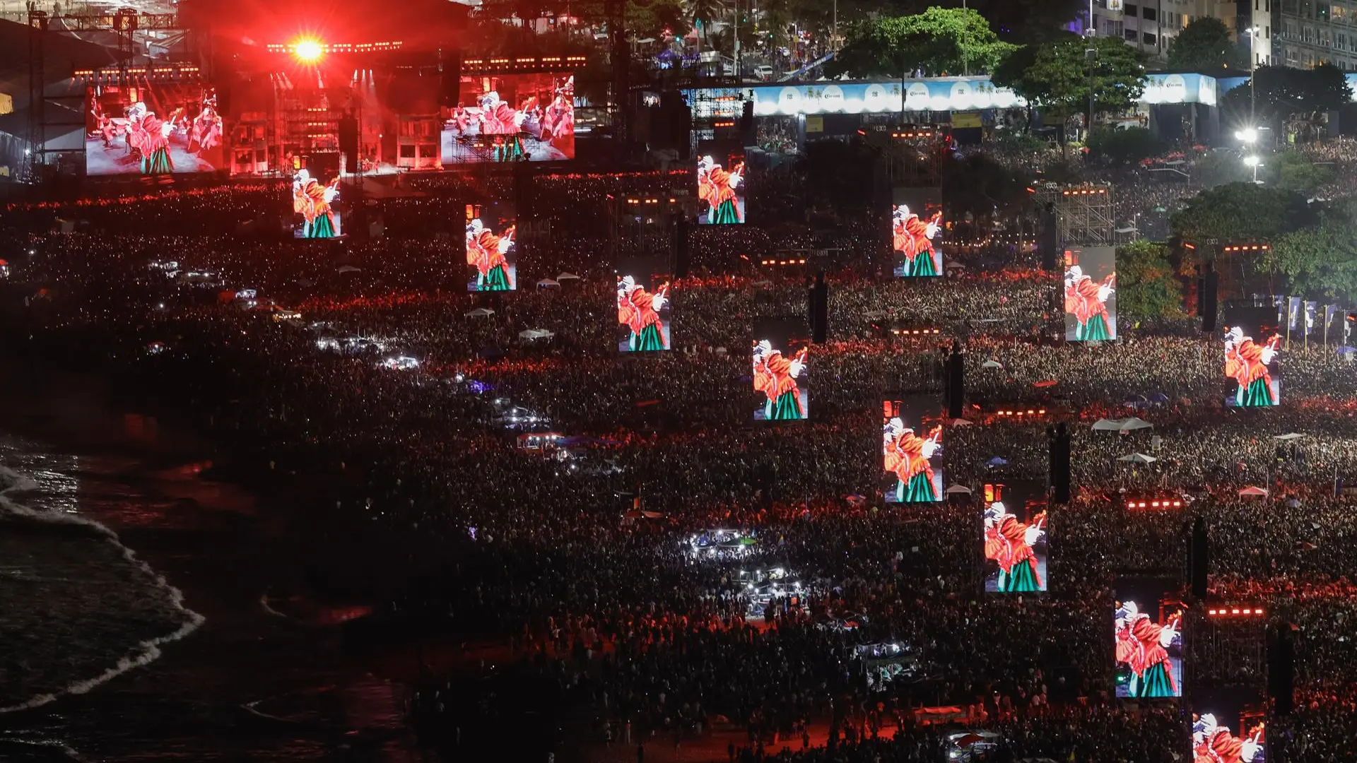 La Policía impide un atentado con bomba durante el multitudinario concierto de Lady Gaga en Río de Janeiro