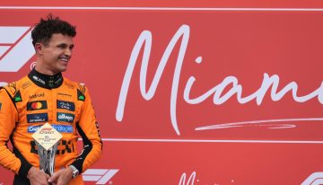 Lando Norris ganó una caótica y entretenida Sprint Race en Miami, donde McLaren sigue firme