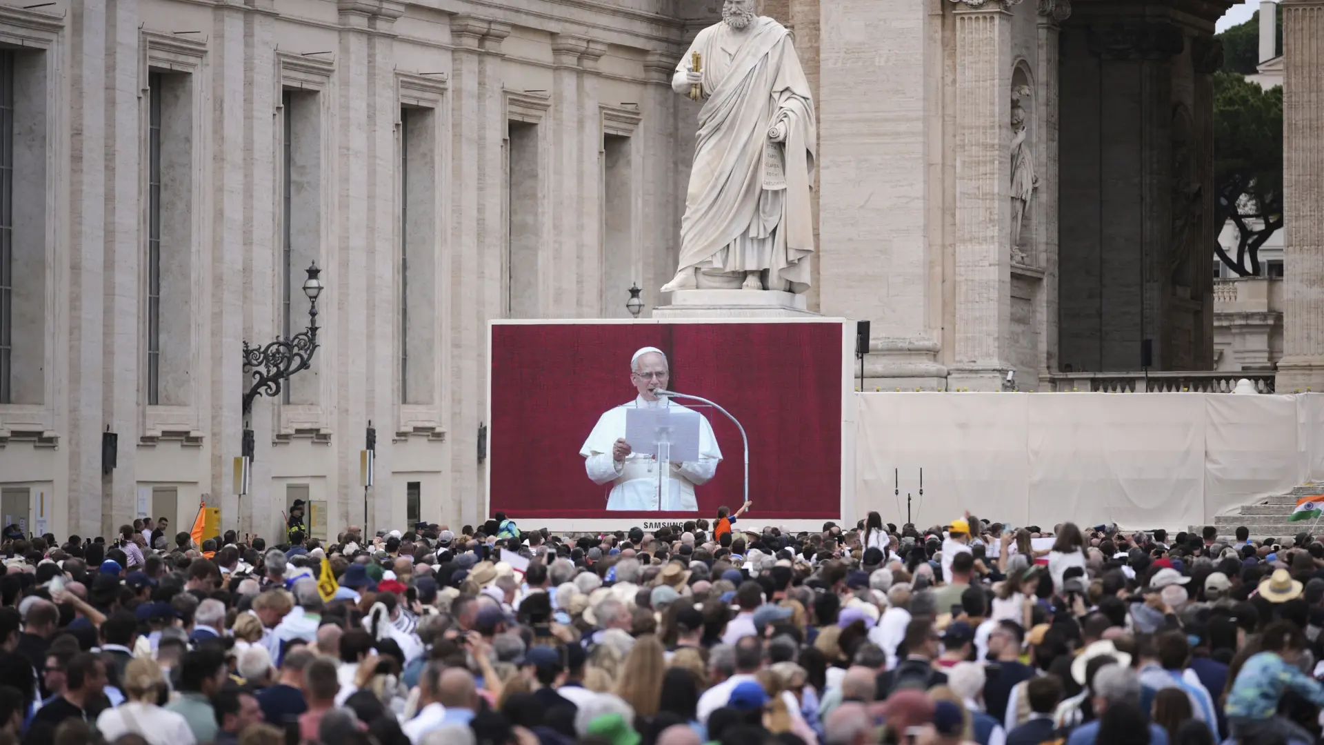 El papa León XIV y su guiño a España en San Pedro: saludo especial a médicos de Granada, fieles de Valladolid y Torrelodones