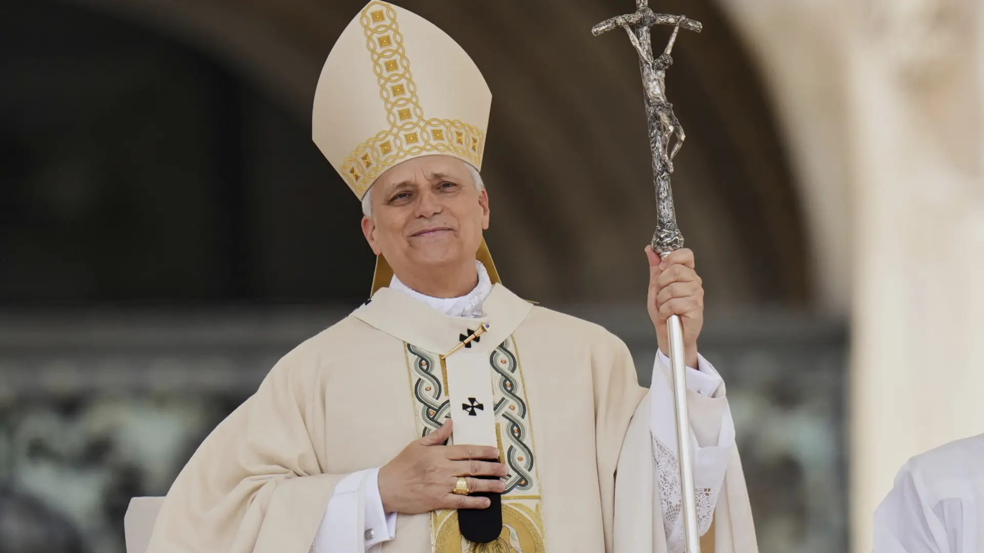 León XIV pide a la Curia que trabaje sin prejuicios y con una buena dosis de humor