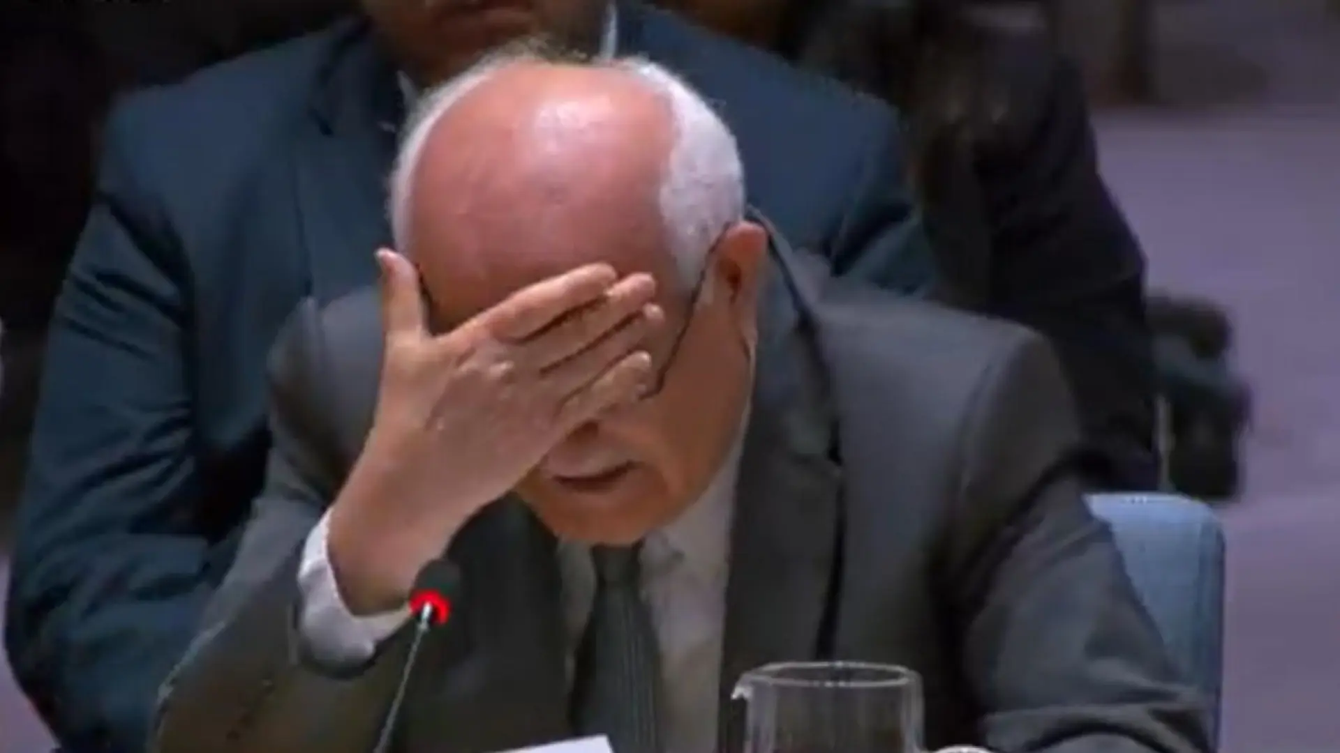 El representante palestino en la ONU rompe a llorar durante su discurso ante el Consejo de Seguridad: "Es insoportable"