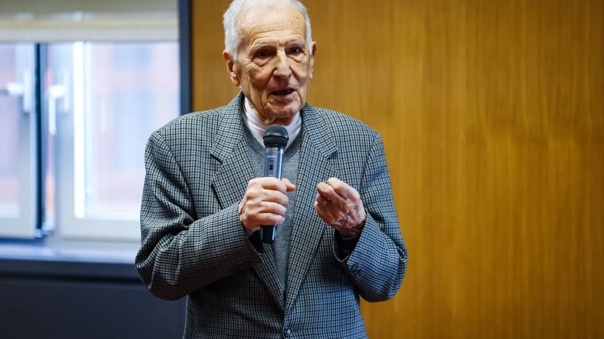 Silvio Garattini, oncólogo de 96 años, sobre la opinión generalizada del azúcar: "Nunca le digo que no a un postre por la noche"