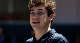 Colapinto y la argentinidad al palo en el GP de Mónaco: quejas por el precio del smoking, mates con Gasly en el glamoroso puerto y su alegría por «aportar al equipo»