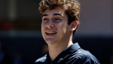 Colapinto y la argentinidad al palo en el GP de Mónaco: quejas por el precio del smoking, mates con Gasly en el glamoroso puerto y su alegría por «aportar al equipo»