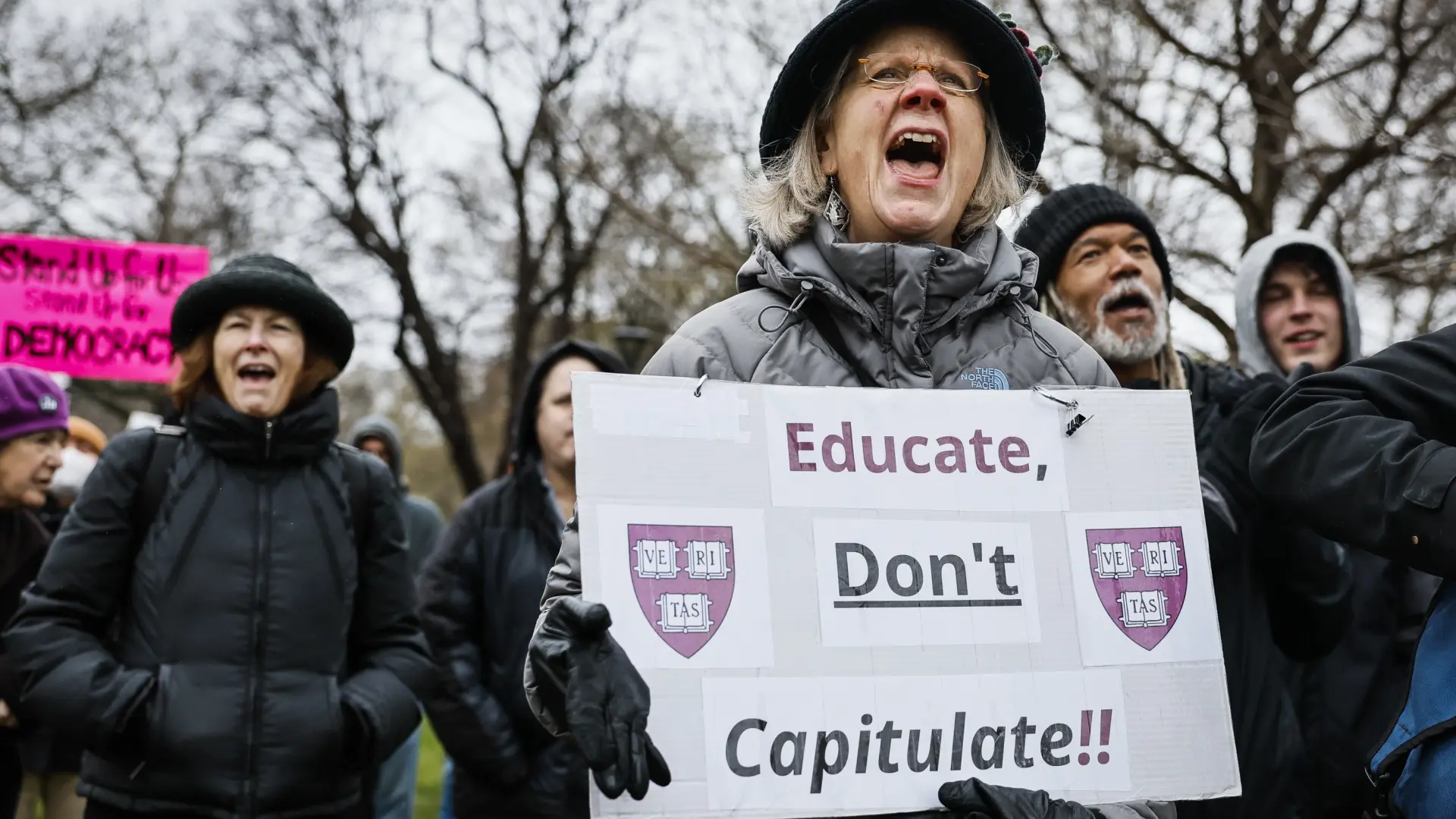 Trump se dispone a cancelar todos los fondos federales destinados a Harvard