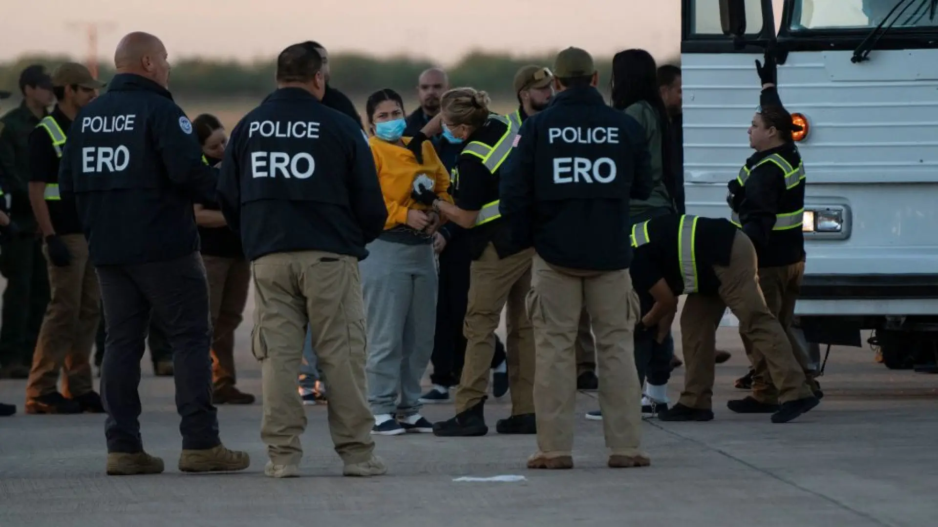 Estados Unidos ofrecerá una ayuda de 1.000 dólares a las personas indocumentadas que elijan autodeportarse