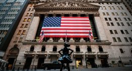 Wall Street abre en verde tras el anuncio de Trump de un retraso en los aranceles a la UE