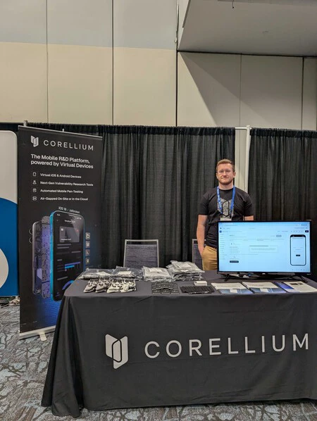 Corellium presentando (y vendiendo) su software en una reciente feria de ciberseguridad en Canadá