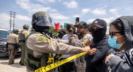Manifestantes siguen protesta en Los Ángeles contra el servicio de inmigración