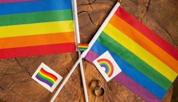 Casi 37% de las personas LGBT+ trabajan como comerciantes y profesionistas
