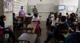 Maestros venezolanos exigen aumento urgente del bono vacacional