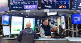 Wall Street abre terreno mixto, pendiente de las conversaciones comerciales entre EEUU y China