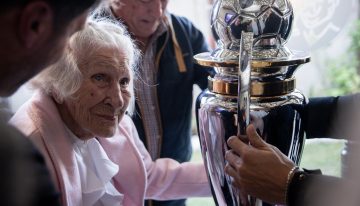 Platense campeón: la espectacular sorpresa del plantel a la abuela de 98 años que se enteró del título por la tapa de los diarios