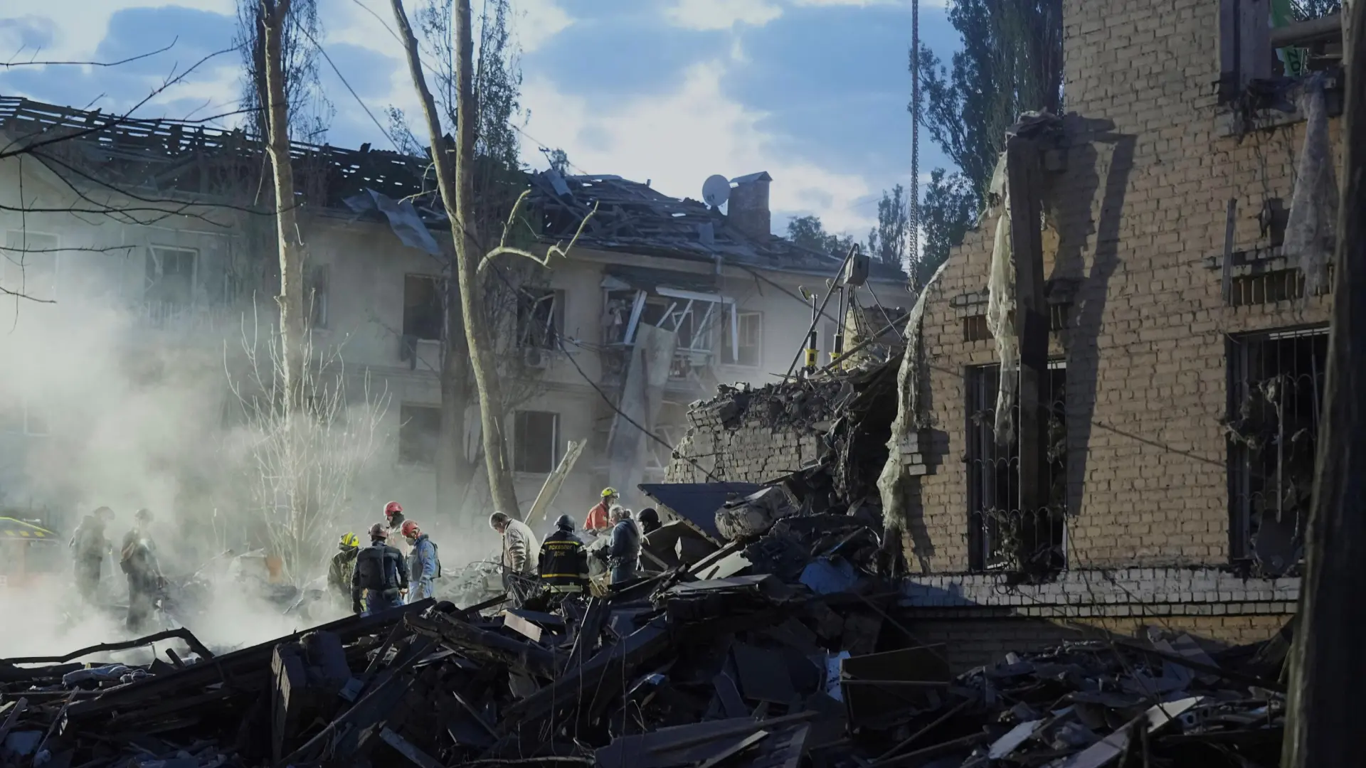 Cuatro muertos en Kiev y “numerosos impactos” en Ternópil en un ataque masivo ruso
