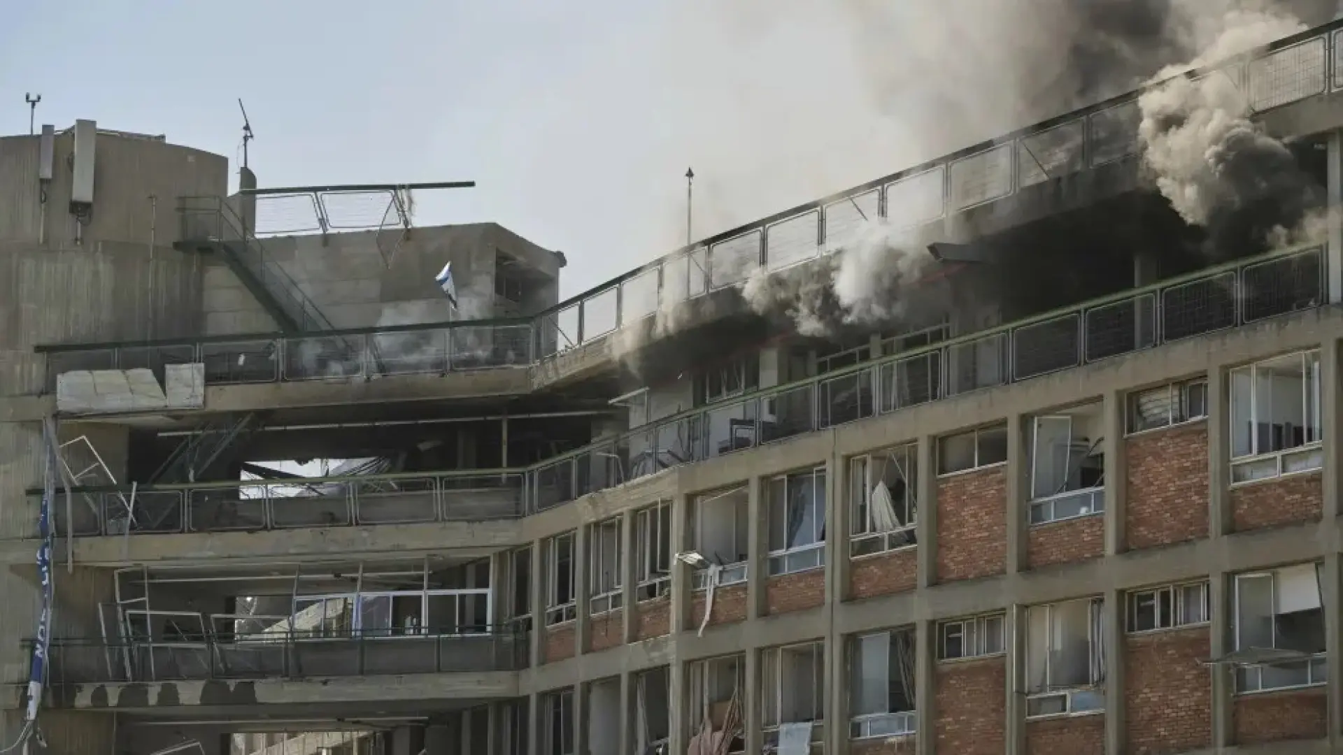 Irán intensifica sus ataques contra Israel: varios misiles impactan en cuatro ciudades y un hospital y dejan más de 40 heridos